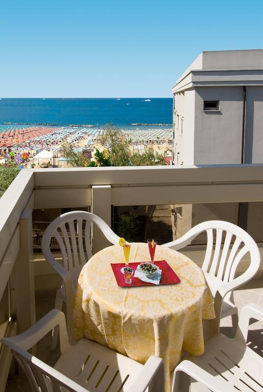 Hotel Prestige Cattolica Bilik gambar