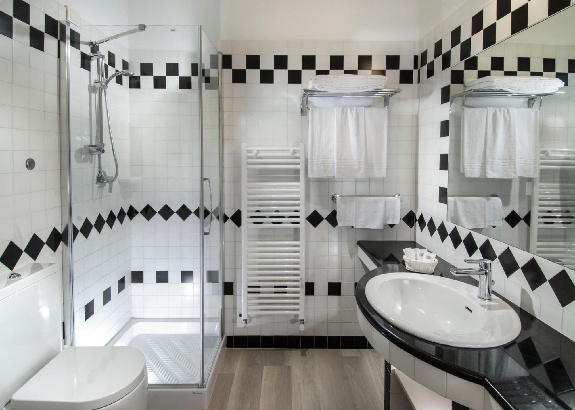 Hotel Prestige Cattolica Luaran gambar