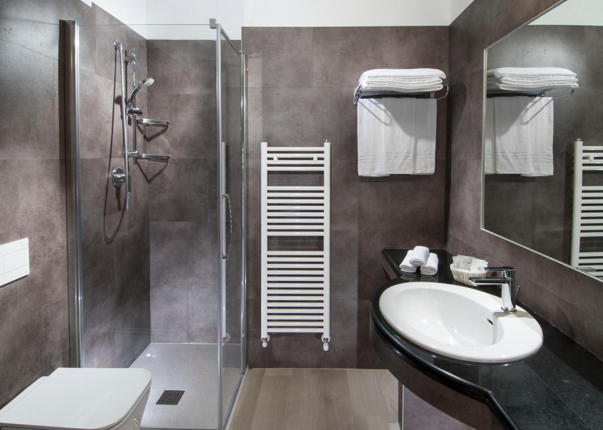 Hotel Prestige Cattolica Luaran gambar