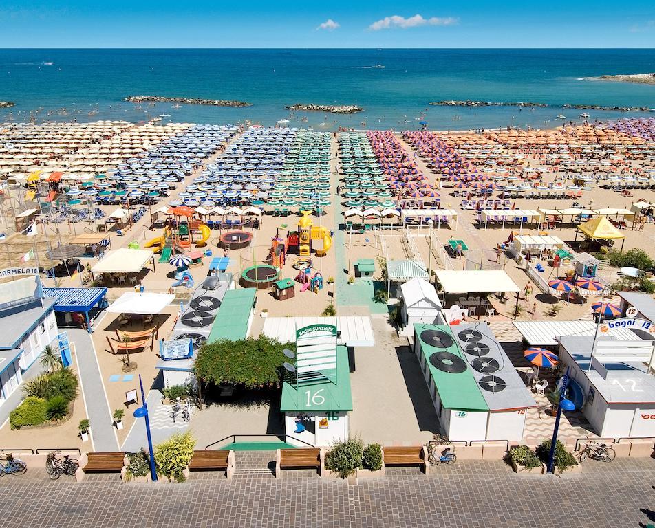 Hotel Prestige Cattolica Luaran gambar