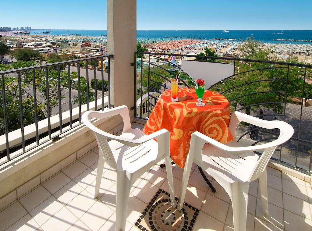 Hotel Prestige Cattolica Luaran gambar