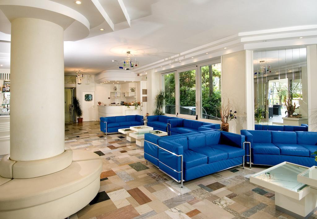 Hotel Prestige Cattolica Luaran gambar