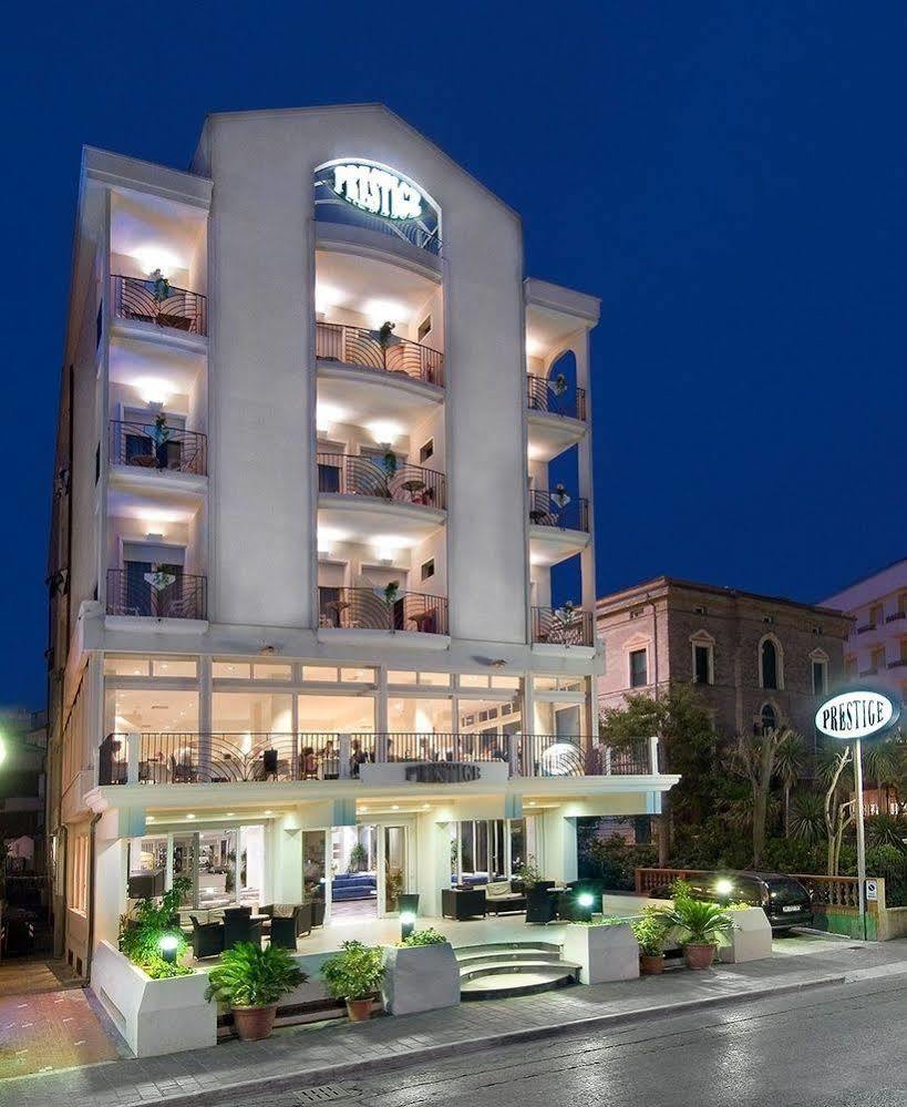 Hotel Prestige Cattolica Luaran gambar