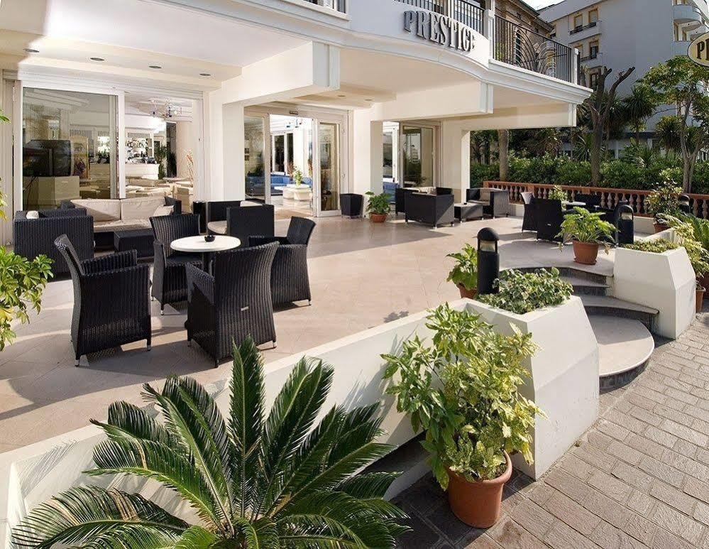 Hotel Prestige Cattolica Luaran gambar